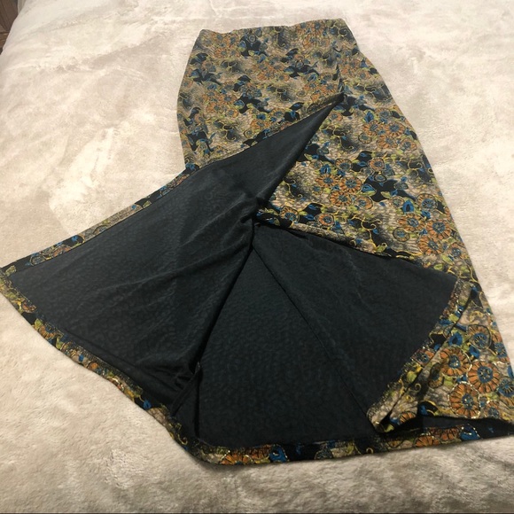 T & 3 Club Floral Maxi Skirt Longyi Sarong - Picture 5 of 8